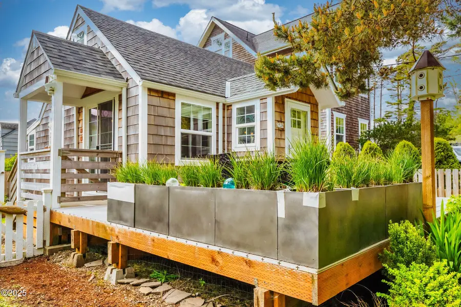 2729 SW Coast Avenue, Lincoln City, OR 97367 - #2