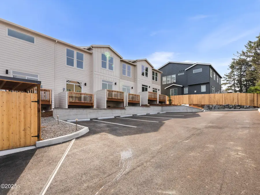 305 SE Jetty, Lincoln City, OR 97367 - #3