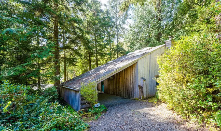 6 Woodthrush Ln, Gleneden Beach, OR 97388 - Image #2