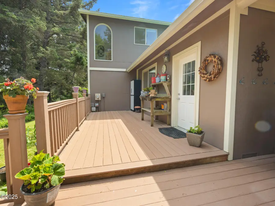 4699 SW Eriksen, Waldport, OR 97394 - #3