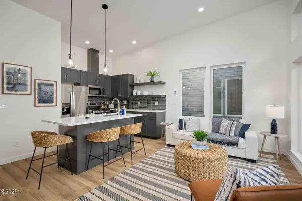 916 SW 48th, Lincoln City, OR 97367