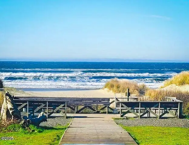 88416 1st, Florence, OR 97439 - #1