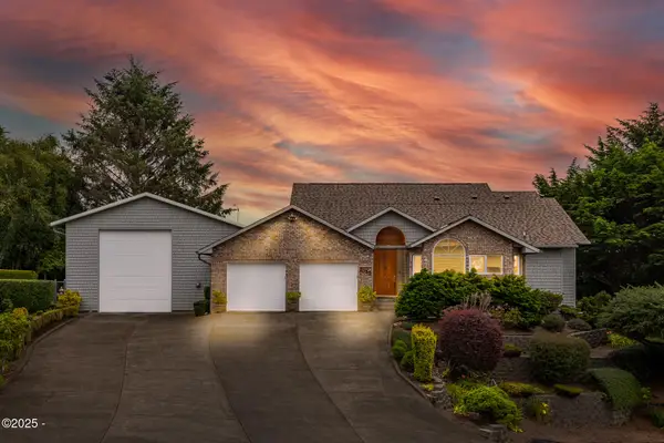 1055 NW Estate, Seal Rock, OR 97376