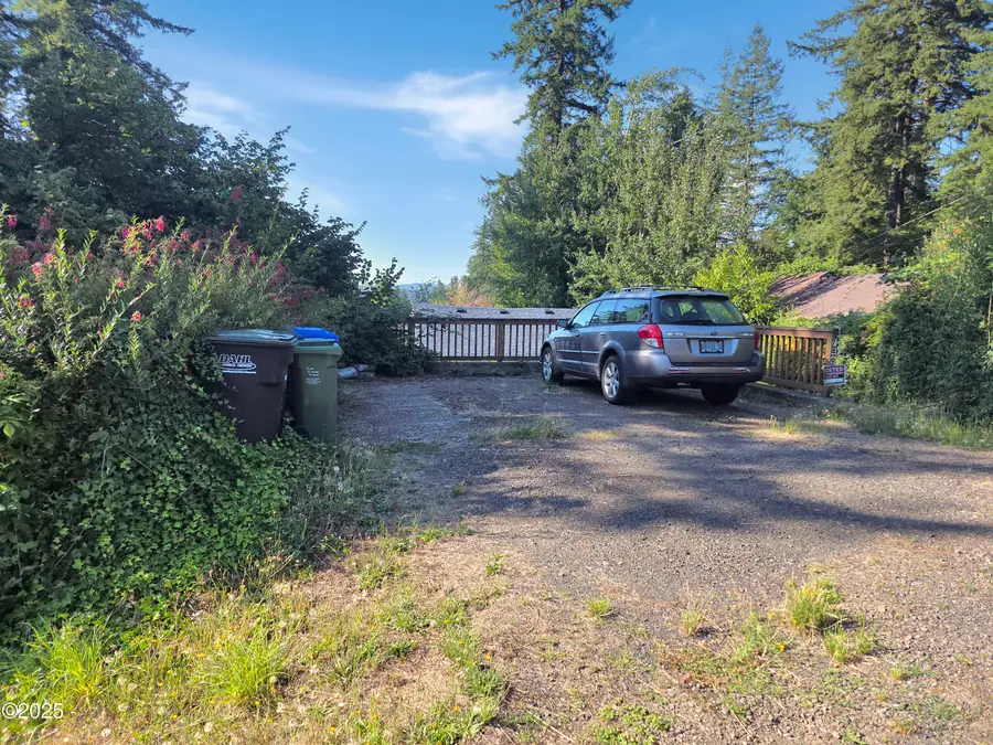 749 SE 2nd, Toledo, OR 97391 - Image #2