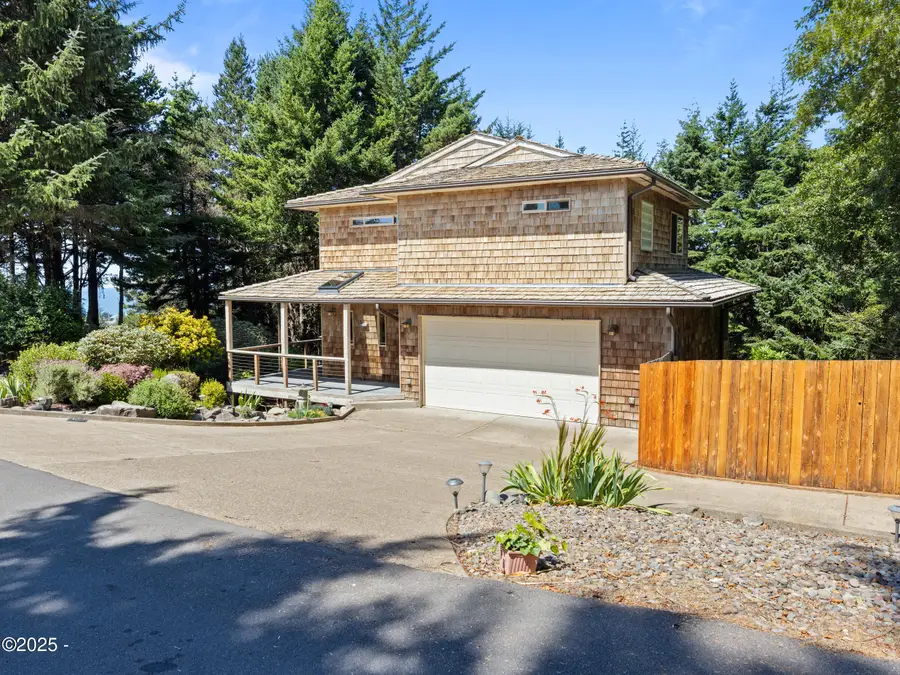 920 NW Highland, Waldport, OR 97394 - #2