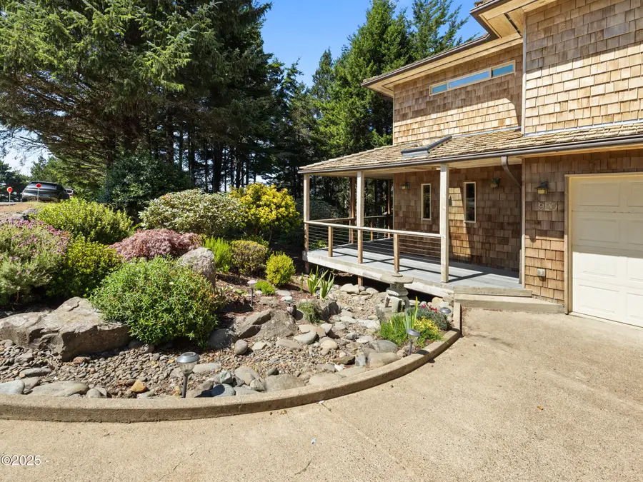920 NW Highland, Waldport, OR 97394 - #3