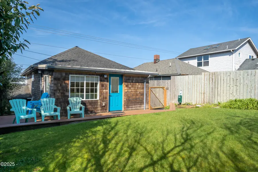 135 SW Coast, Newport, OR 97365 - #2