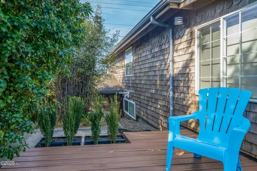135 SW Coast, Newport, OR 97365 - #3