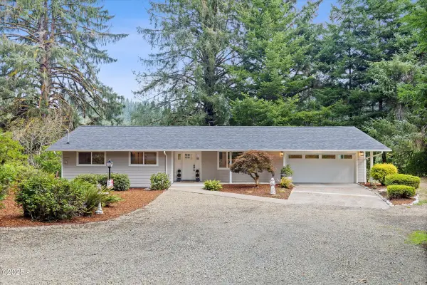 889 Olalla, Toledo, OR 97391