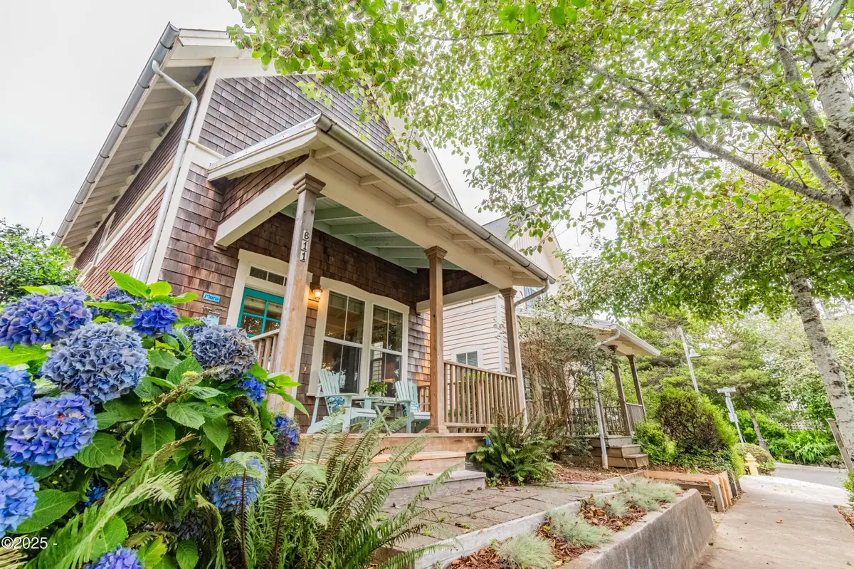 611 SW 27th, Lincoln City, OR  - #1