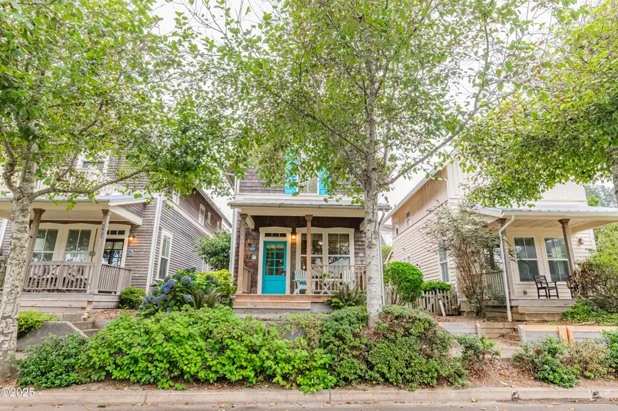 611 SW 27th, Lincoln City, OR  - #2