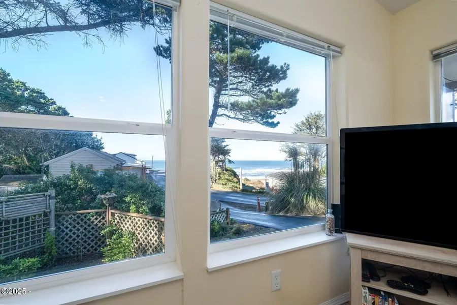 4875 Us-101, Depoe Bay, OR 97341 - #3