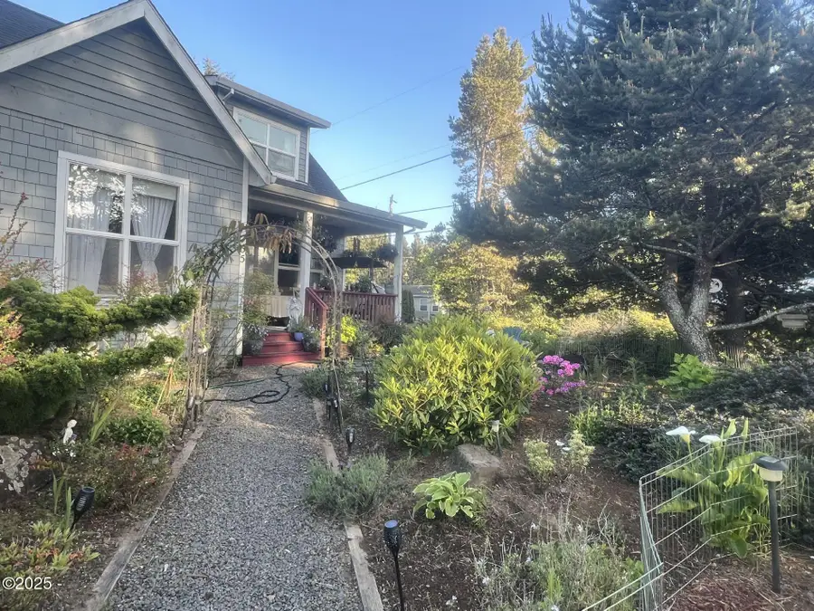 55 Wallace, Gleneden Beach, OR 97388 - Image #2
