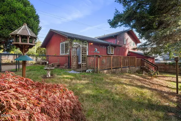 125 SW View, Waldport, OR 97394