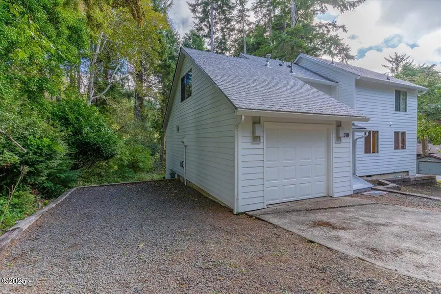 2010 NE Devils Ridge, Lincoln City, OR 97367 - #2