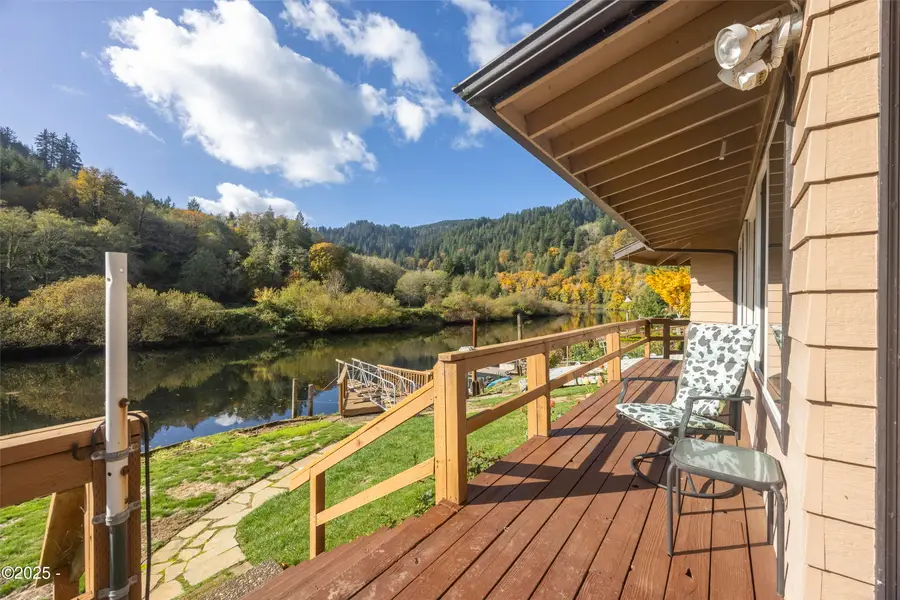 154 E Trafzer, Tidewater, OR 97390 - Image #2