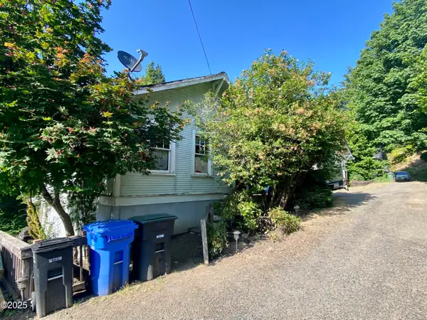 146 NE 6th, Toledo, OR 97391