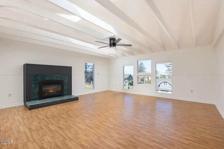 1810 NE 18th St, Lincoln City, OR 97367 - #3