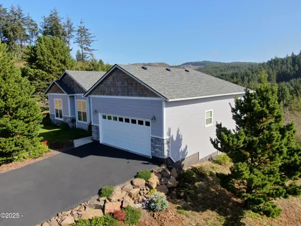 220 NE Spring, Depoe Bay, OR 97341