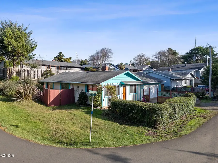 252 NW 18th, Newport, OR 97365 - #2