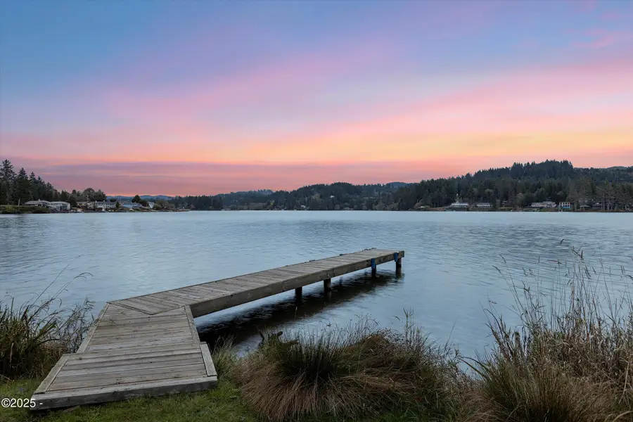 2132 NE Lake, Lincoln City, OR 97367 - #3