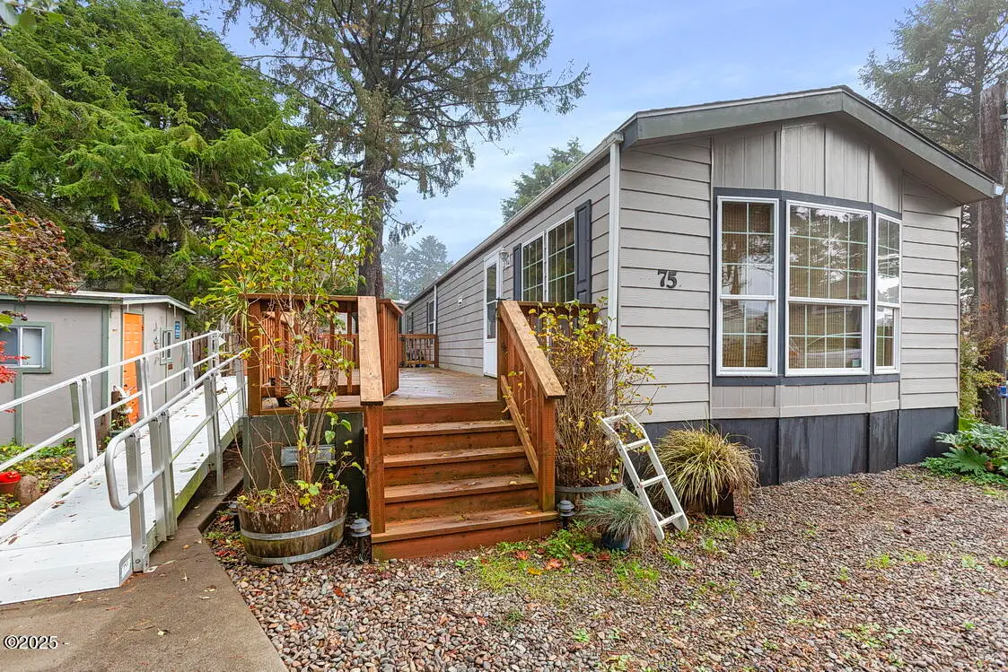 4875 Us-101, Depoe Bay, OR 97341 - #1