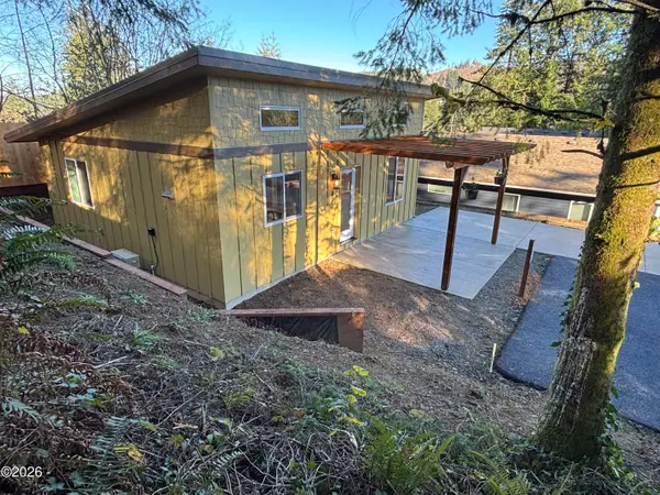 810 SE Beaver, Toledo, OR 97391