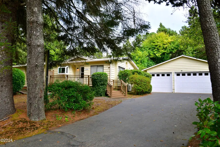 6322 Rhododendron, Gleneden Beach, OR 97388 - Image #2