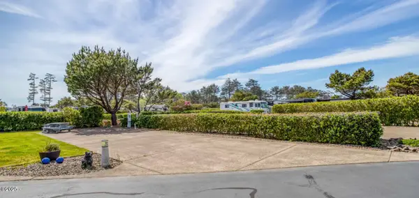 6225 N Coast Hwy Lot 90, Newport, OR 97365