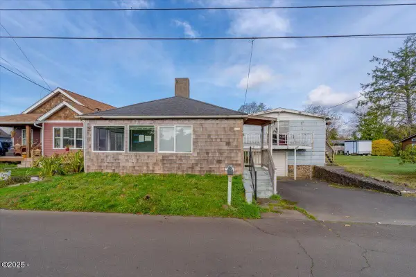 1110 6th, Seaside, OR 97138