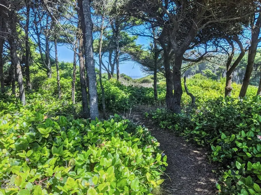 2040 Overleaf, Yachats, OR 97498 - #3