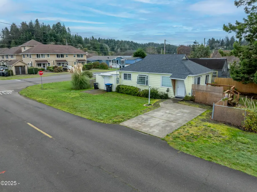 285 NE Grant, Waldport, OR 97394 - #2