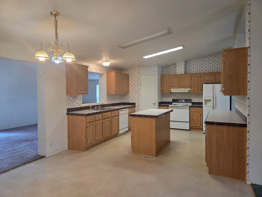 9225 Mill, Tillamook, OR 97141 - #3