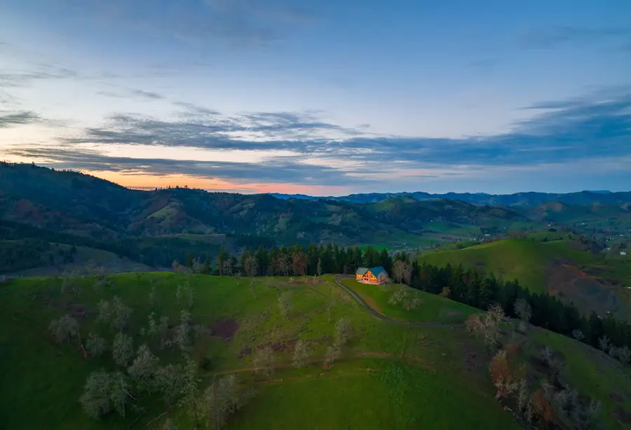 10181 N Umpqua Highway, Roseburg, OR 97470 - Image #3