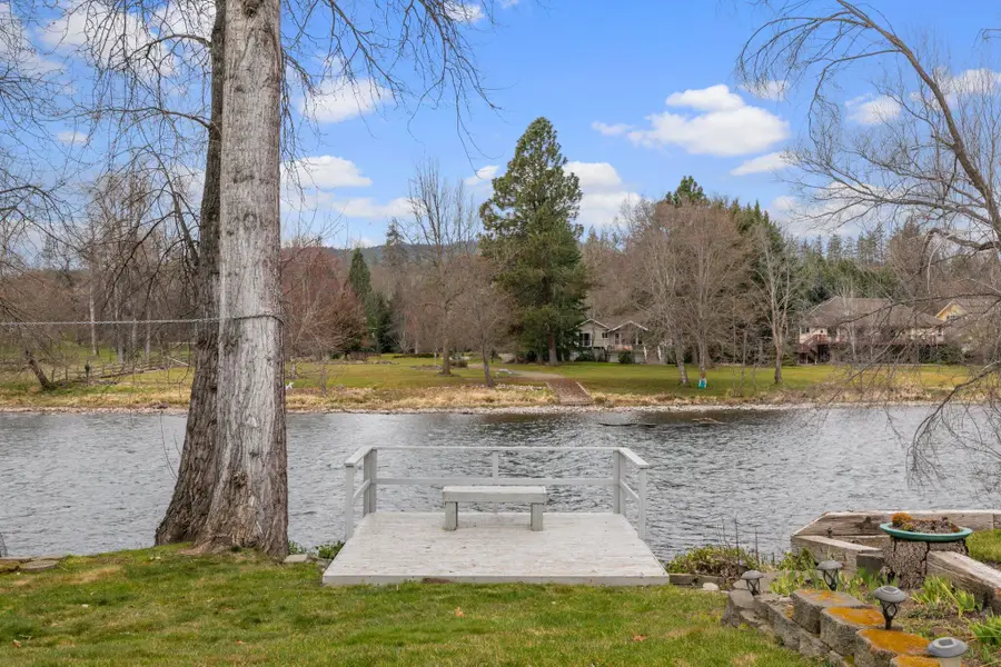 20455 Highway 62, Shady Cove, OR 97539 - Image #2