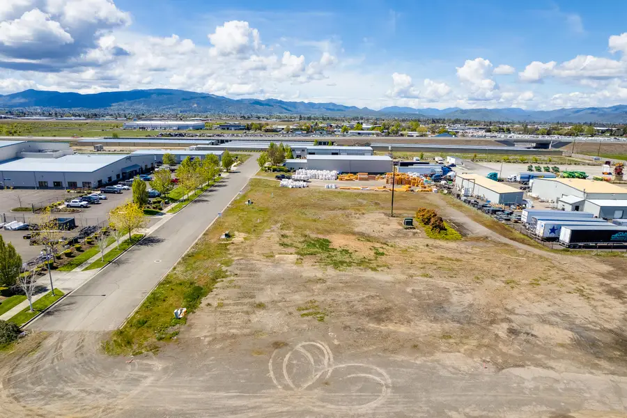 1250 Vilas Road, Medford, OR 97502 - Image #3