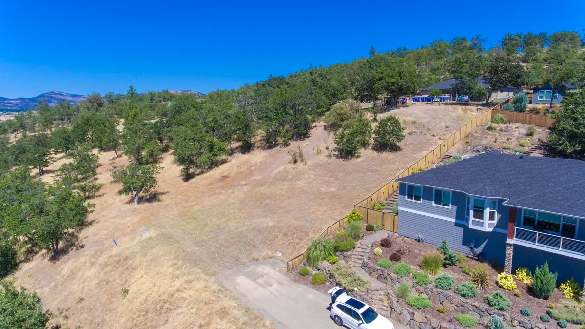 278 Cambridge, Eagle Point, OR 97524 - Image #1