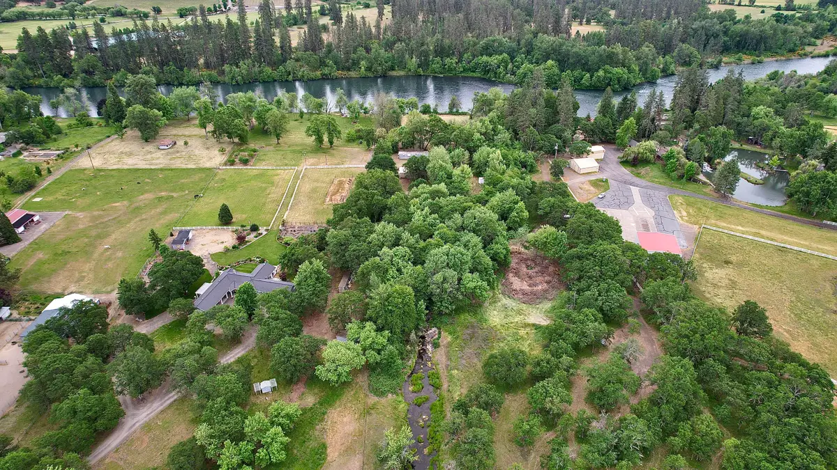 12240 Modoc, Central Point, OR 97502 - Image #1