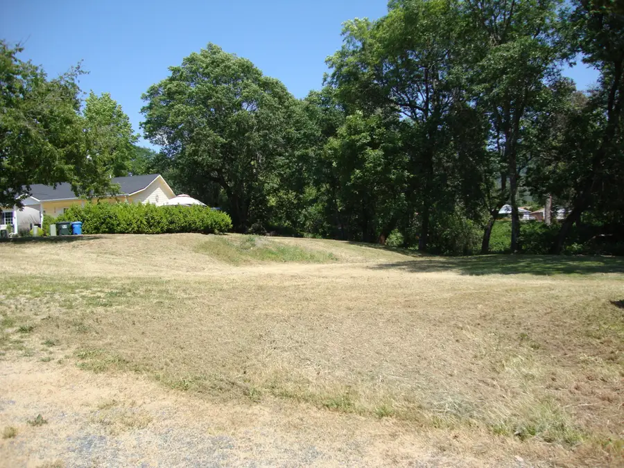 105 Brolin, Rogue River, OR 97537 - Image #2