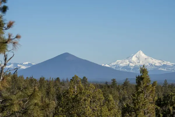 64837 Collins, Bend, OR 97703