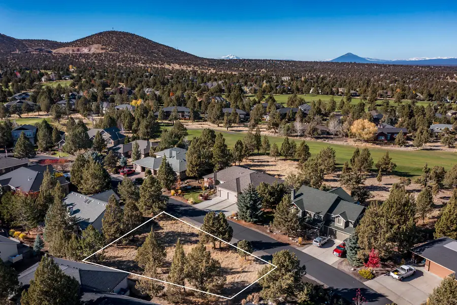 830 Willet, Redmond, OR 97756 - Image #2