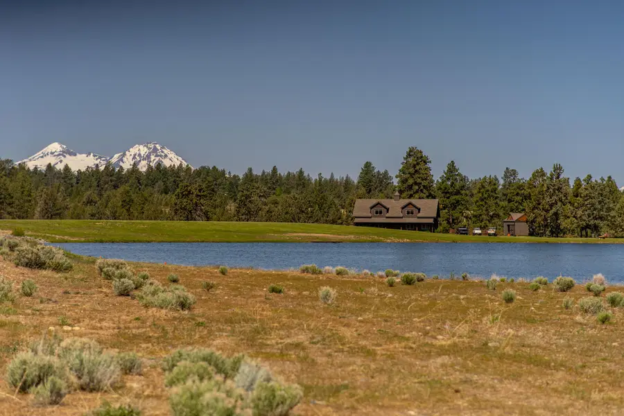 19436 Klippel, Bend, OR 97703 - Image #2