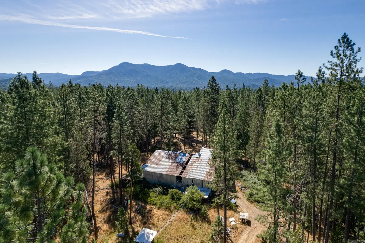 9184 W Evans Cr, Rogue River, OR 97537 - Image #1
