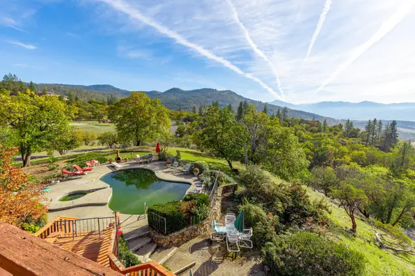 6401 Hillcrest, Medford, OR 97504