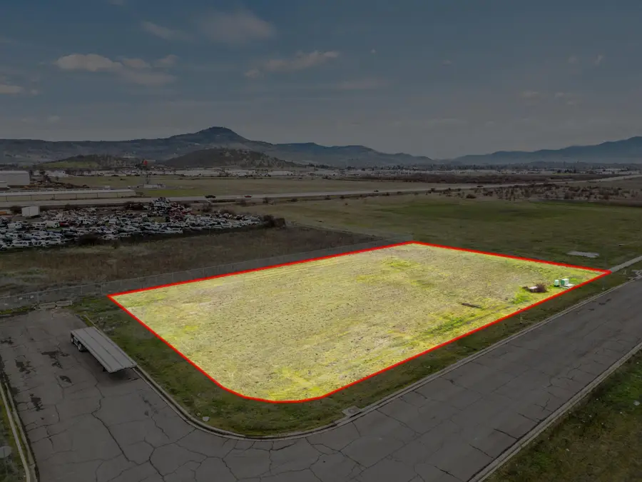 4702 Industry Drive, Medford, OR 97502 - #3