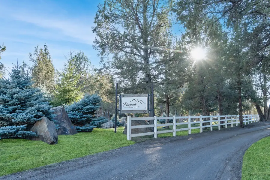 69019 Holmes, Sisters, OR 97759 - Image #3