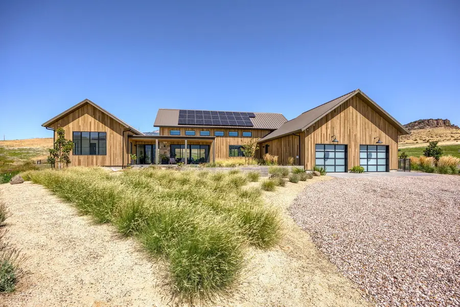 245 Majestic, Ashland, OR 97520 - Image #2