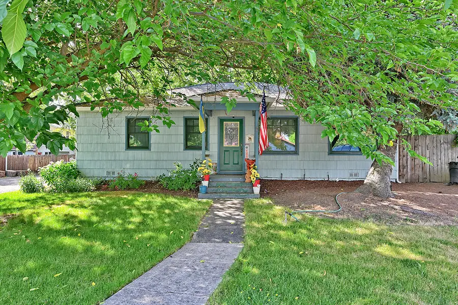 309 W 1st, Phoenix, OR 97535 - Image #2