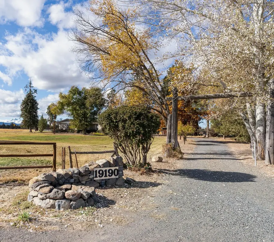 19190 Pinehurst Road, Bend, OR 97703 - Image #3