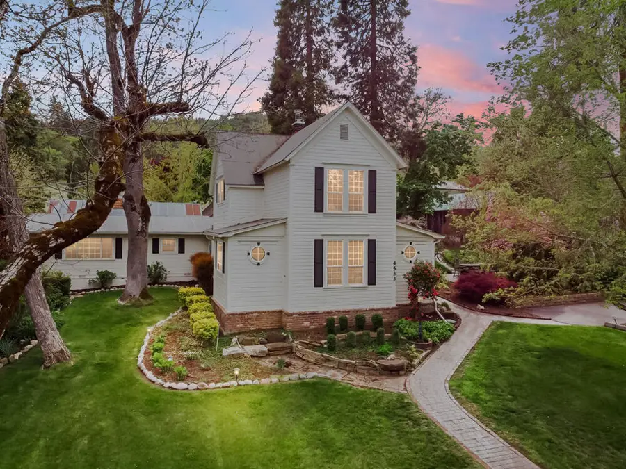 4533 Old Stage, Central Point, OR 97502 - Image #3